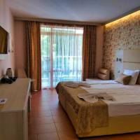 Twin Room with Garden View and Balcony