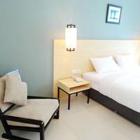 Standard Twin Room with Pool View