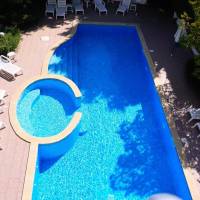 Apartment with Pool View 