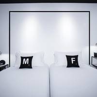 Deluxe Double bed ( No Bathtub ) + Free 24 hrs. Coworking Space