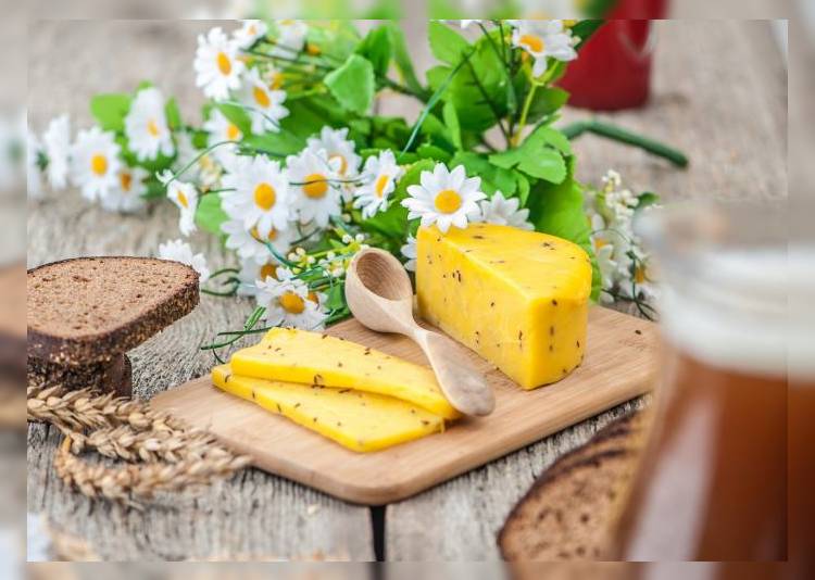 Латвия отметит праздник тминным сыром в поисках цветущего папоротника  