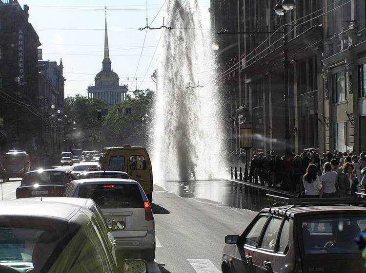 В Санкт-Петербурге начинают работать фонтаны 