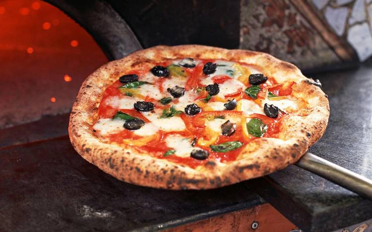 Итальянцы не готовы платить за пиццу дороже 7 евро