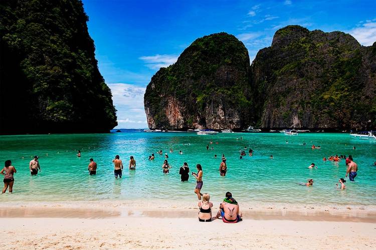 Залив Майя Бэй в Таиланде откроется через 1,5 месяца