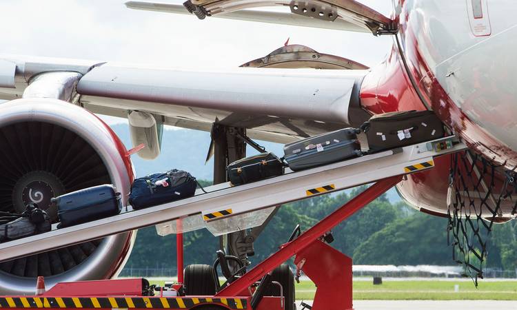 Авиакомпании продолжают непрозрачные эксперименты над багажом пассажиров