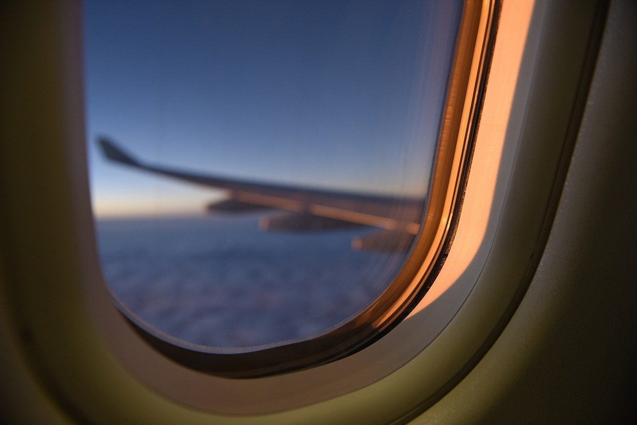 Как выбрать место в самолете, чтобы гарантированно сидеть у иллюминатора