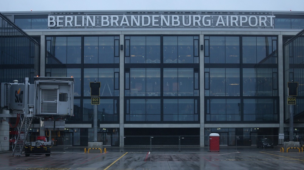 «Проклятый» аэропорт Берлина все-такие откроется. Но только в следующем году
