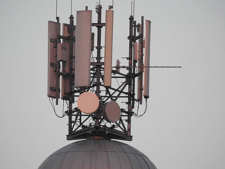 Эксперты: сети 5G могут опасно влиять на работу радаров высоты пассажирских самолетов
