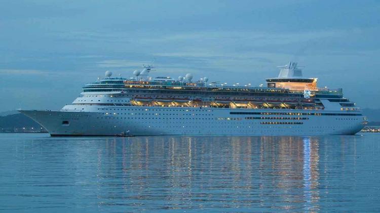 Royal Caribbean продала два круизных лайнера неизвестному покупателю в Азии