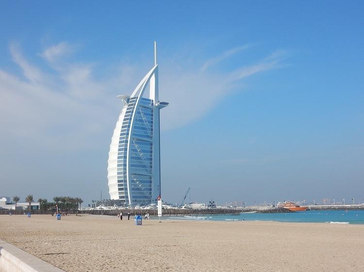 Дубайский «семизвездочный» отель Burj Al Arab впервые открылся для экскурсионных групп