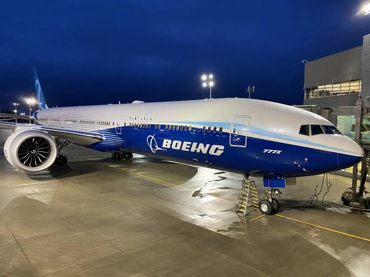 Boeing представил новейший пассажирский самолет на авиасалоне в Дубае