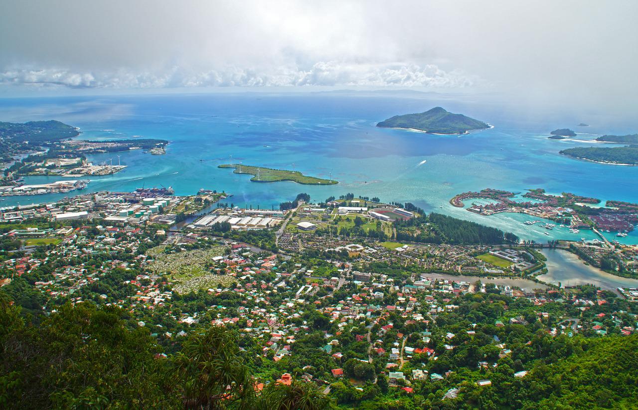 Сейшельские острова поменяли правила ношения защитных масок на улице