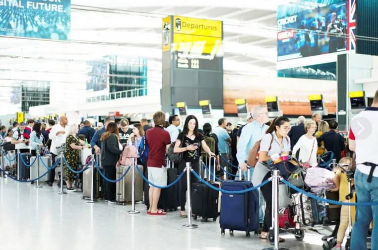 
Ограничения в лондонском аэропорту Хитроу могут продлить до 2024 года
