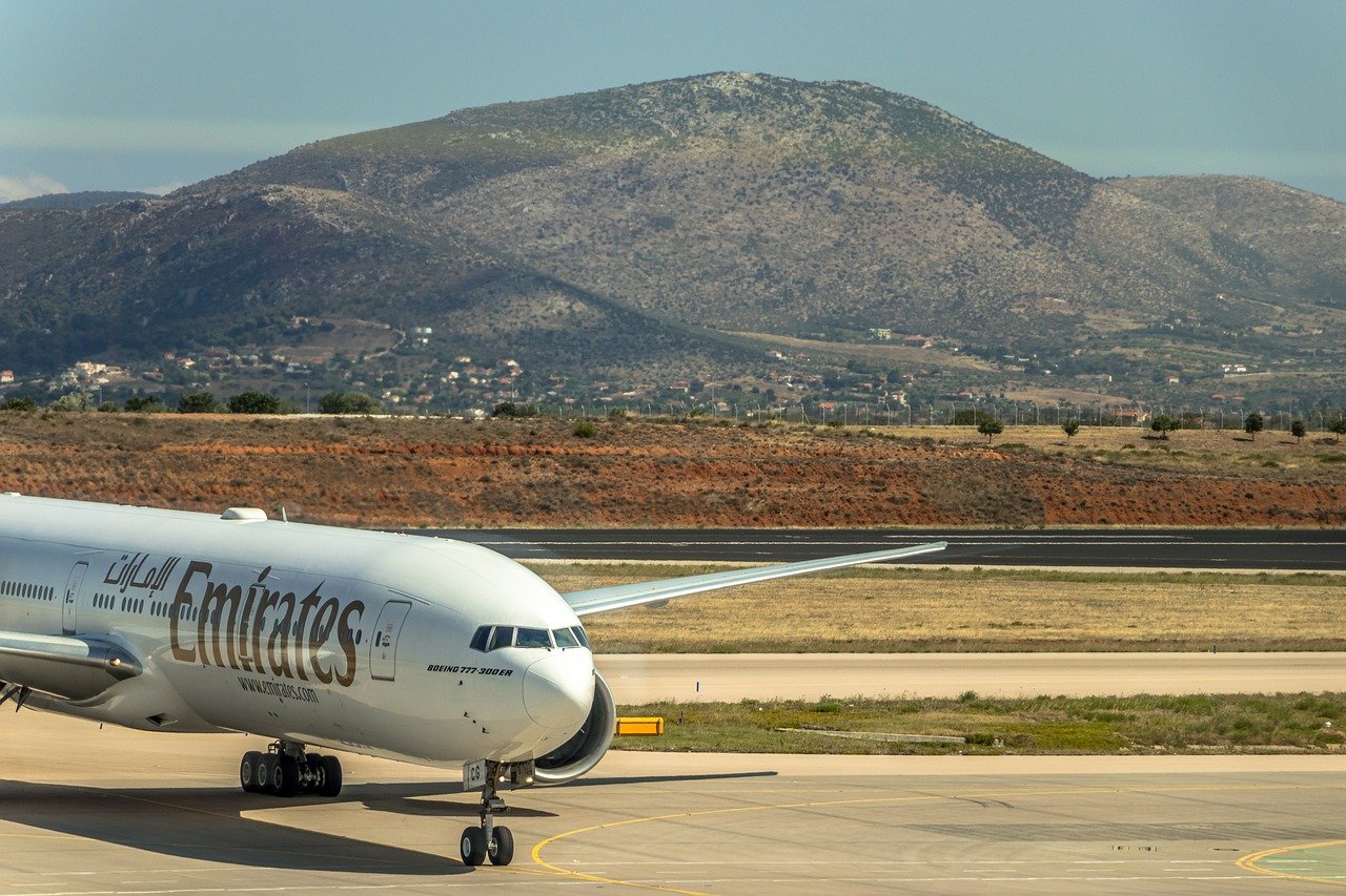Emirates снимает рейсы в Нигерию из-за невозможности вывезти деньги из страны