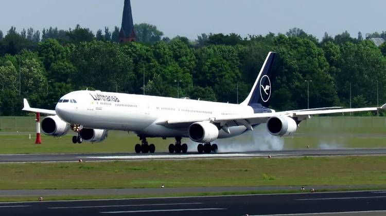 Рейс Lufthansa дважды возвращался назад из-за проблем с двигателем